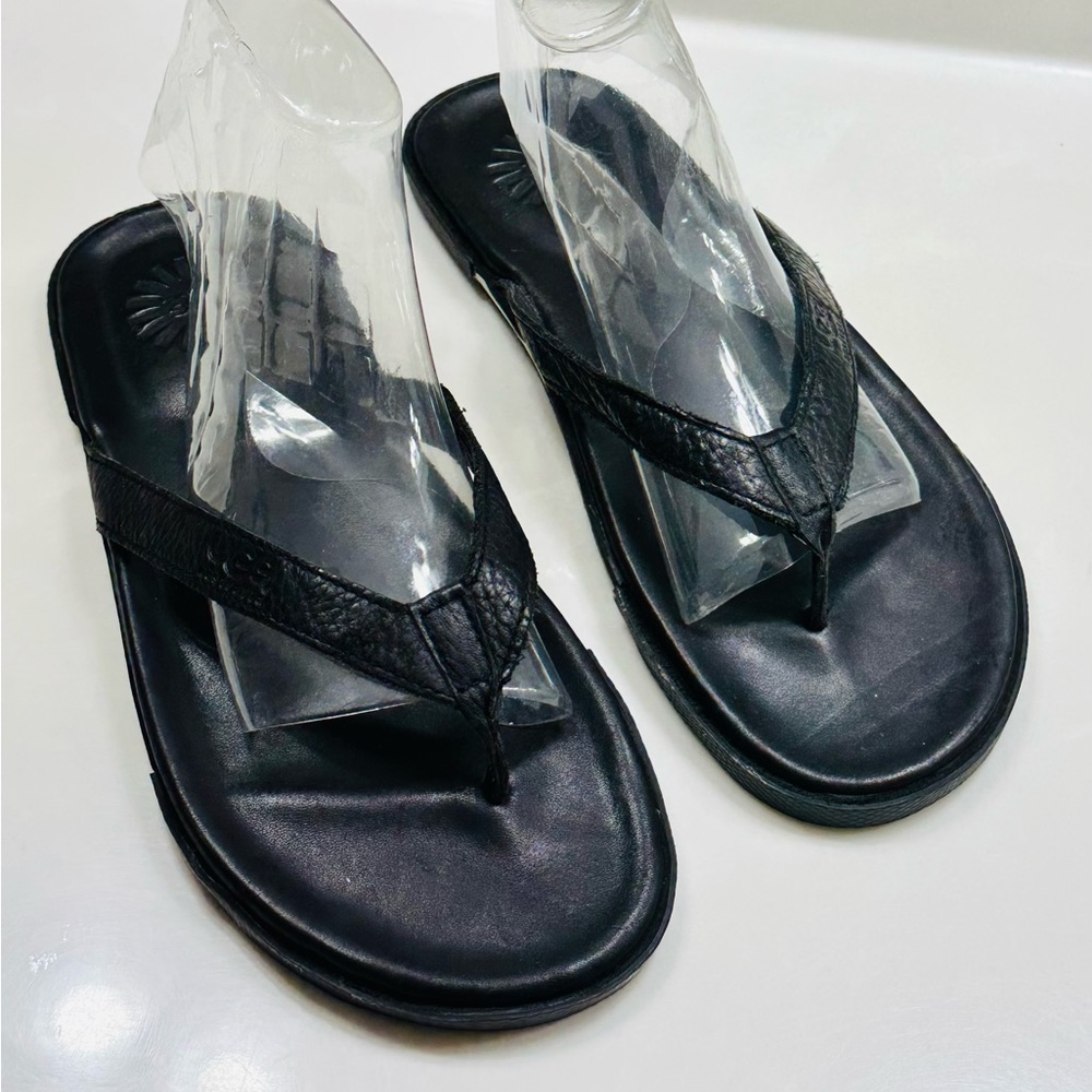 UGG Men’s Black Leather Thong Sandals Sz. 11